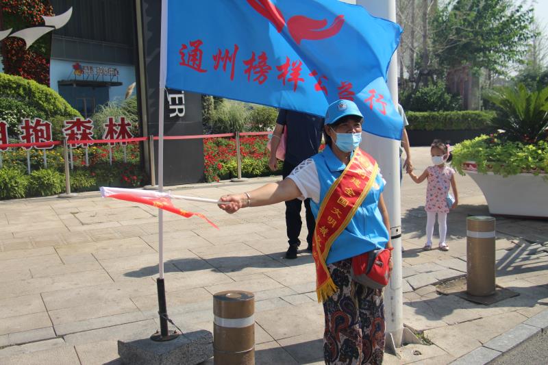 <strong>操太国逼美女视频</strong>